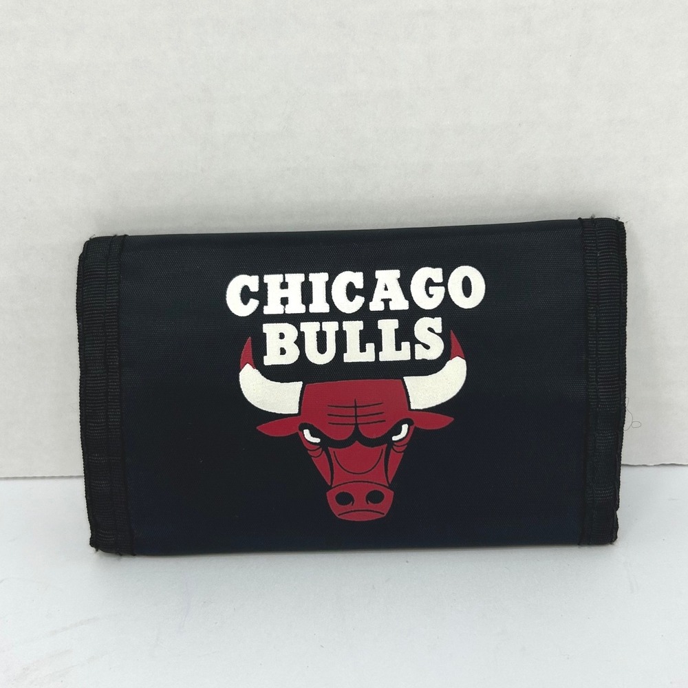 Vintage Chicago Bulls Streetwear Trifold Wallet OS Nylon Retro Sporty Black